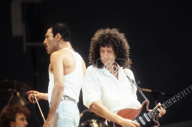 Queen-Freddie-Mercury-Brian-May-Live-Aid-David-Plastik-Vintage-Music-Images-Copyright-